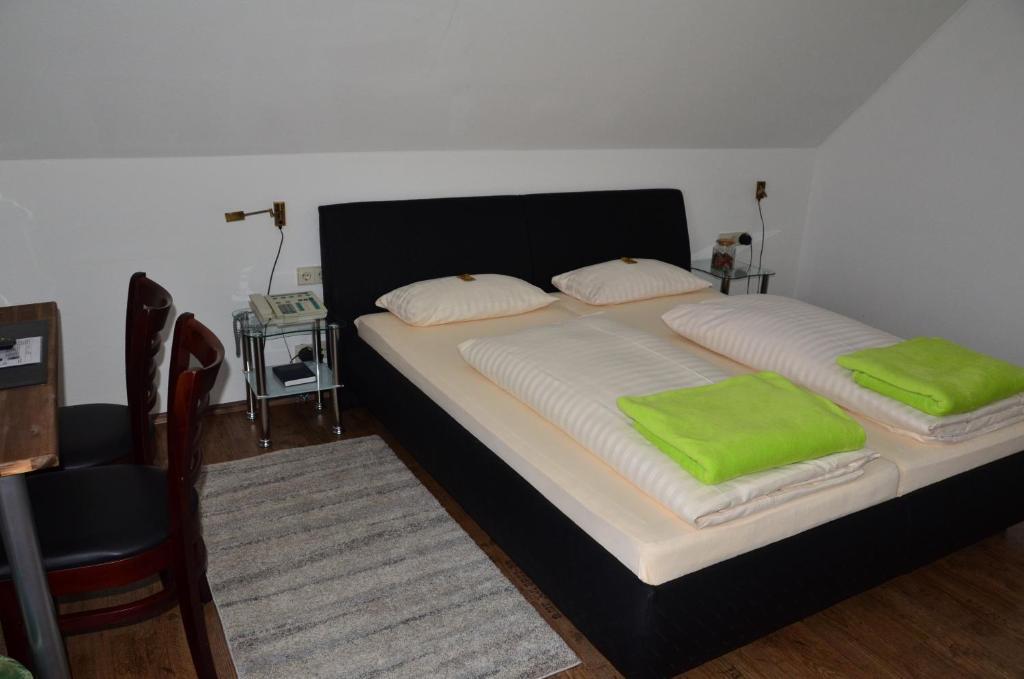 Hotel Moerike Лудвигсбург Стая снимка